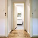 Apartment Market Place *