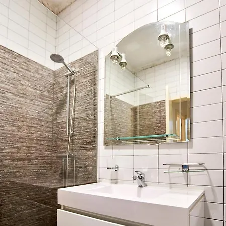 Apartment Market Place *