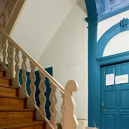 Market Place Apartment *